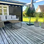Tatil Evi Log With Sea View At Bro Brenderup