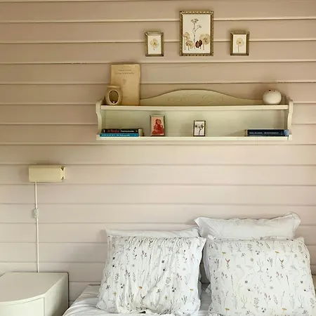 Charmerende Ved Bro Tatil Evi