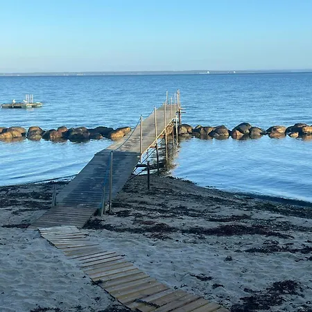 Semesterbostad Log Cabin With Sea View At Bro Beach *